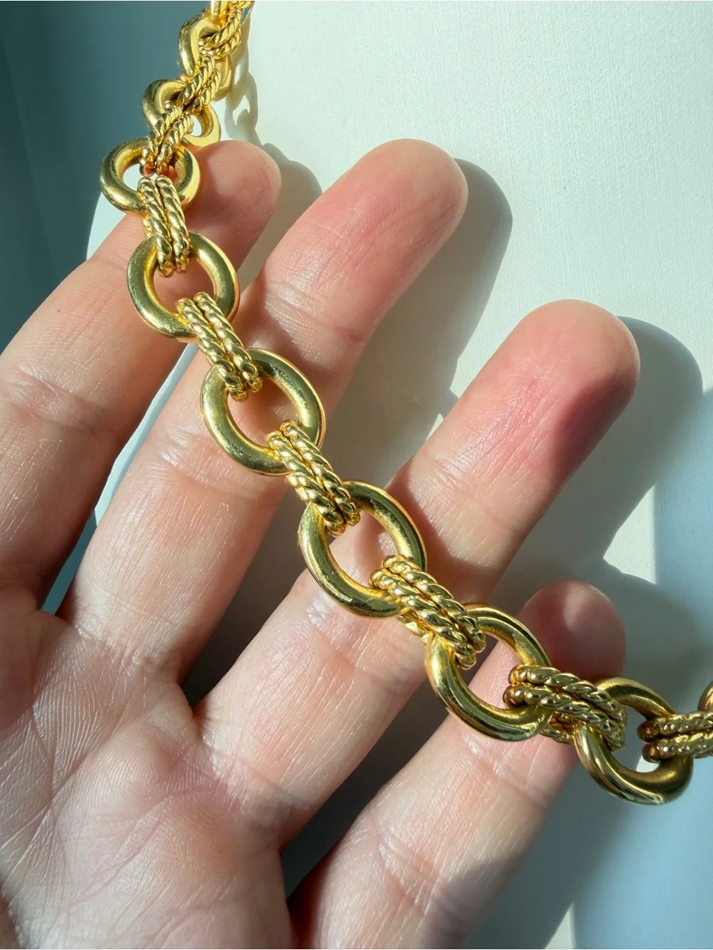 ~18” stainless steel gold tone, thick 12mm statement necklace!